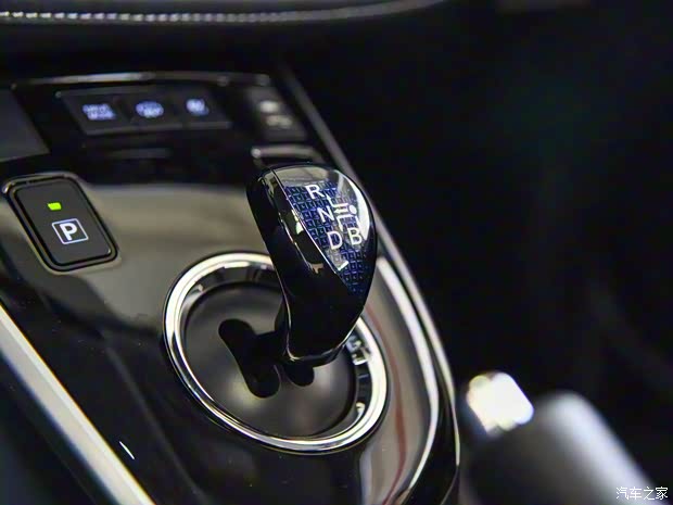 一汽豐田 卡羅拉雙擎E+ 2019款 1.8L 旗艦版