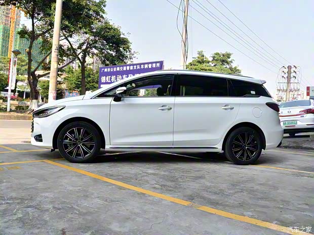 比亞迪 宋MAX新能源 2019款 DM 1.5T 智聯(lián)致耀型 7座 國VI