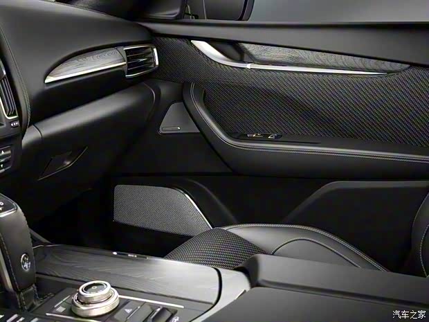 玛莎拉蒂 Levante 2019款 Zegna Pelletessuta 玛莎拉蒂 Levante 2019款 Zegna Pelletessuta