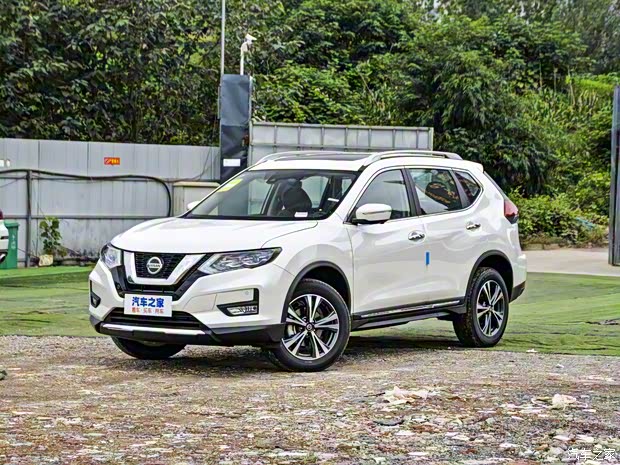 東風(fēng)日產(chǎn) 奇駿 2021款 2.5L XL ITS CVT 4WD豪華領(lǐng)航版