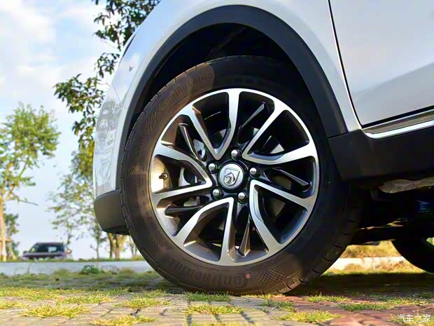 上汽通用五菱 宝骏730 2018款 1.5T DCT基本型