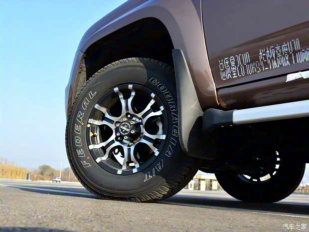 江铃集团轻汽 骐铃T7 2016款 2.8T四驱尊贵版加长轴距JE493ZLQ4CB