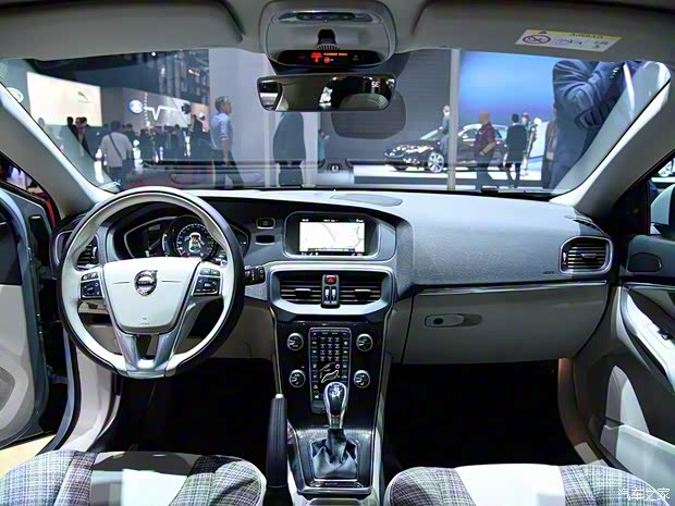 沃爾沃(進口) 沃爾沃V40 2017款 基本型