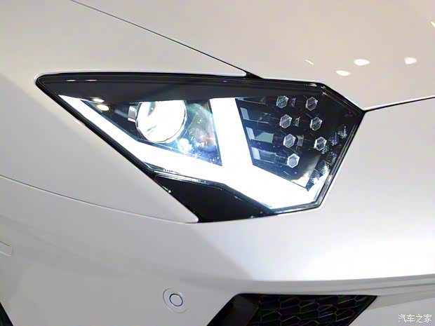 蘭博基尼 Aventador 2017款 AVENTADOR S