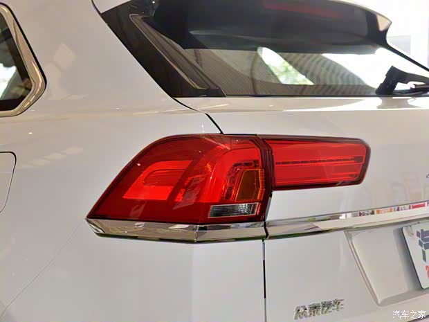 众泰汽车 大迈X7 2017款 1.8T 手动至尊型