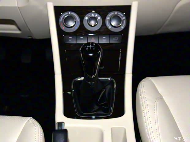野马汽车 斯派卡 2017款 1.5L 手动豪华型