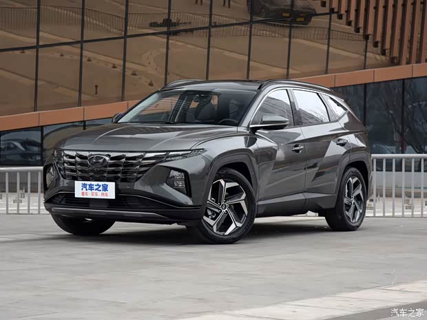 北京现代 途胜 2021款 途胜L 1.5T 四驱LUX尊贵版