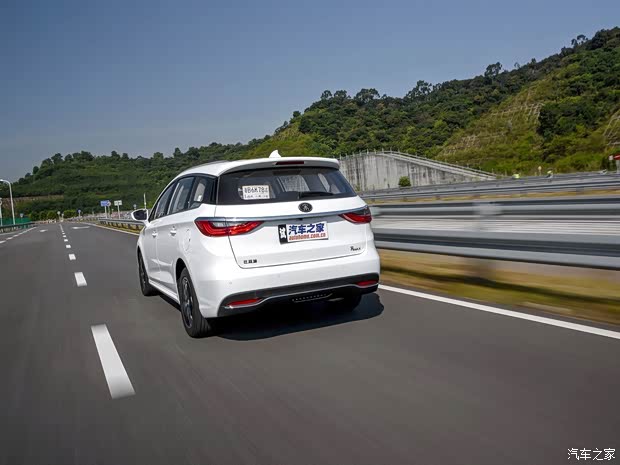 比亚迪 宋MAX 2017款 1.5T 自动智联精英型 7座