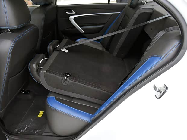 吉利汽车 帝豪新能源 2018款 三厢 1.5L PHEV 精英型