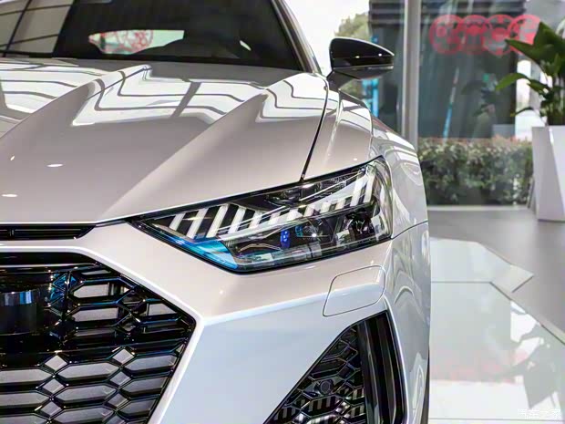 Audi Sport 奧迪RS 6 2021款 RS 6 4.0T Avant 尊享版