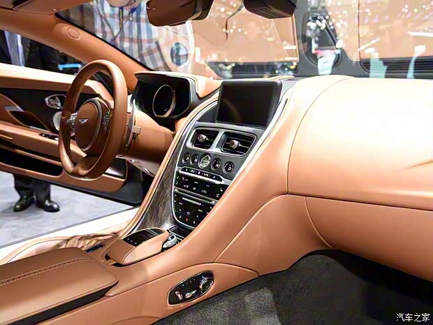 阿斯顿·马丁 阿斯顿·马丁DB11 2016款 基本型