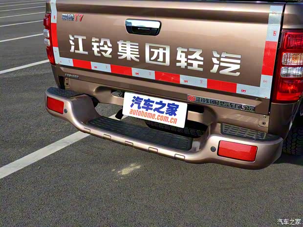 江铃集团轻汽 骐铃T7 2016款 2.8T四驱尊贵版加长轴距JE493ZLQ4CB