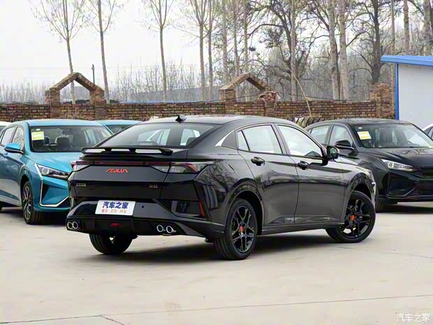 东风乘用车 奕炫 2021款 230T 自动追影骑士版 东风乘用车 奕炫 2021款 230T 自动追影骑士版