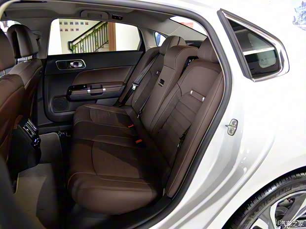 东风雪铁龙 雪铁龙C6 2016款 基本型