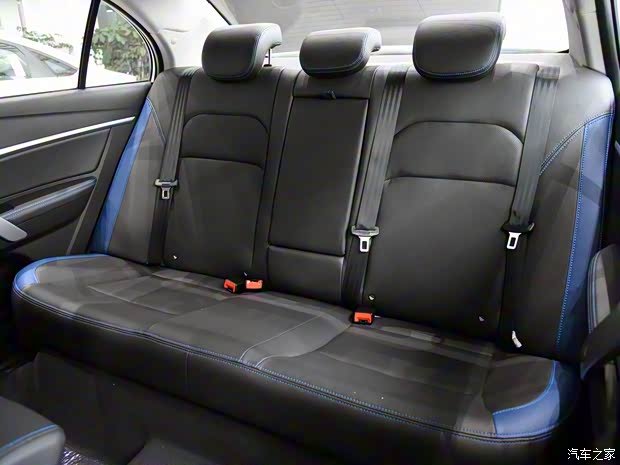 吉利汽车 帝豪新能源 2018款 三厢 1.5L PHEV 精英型