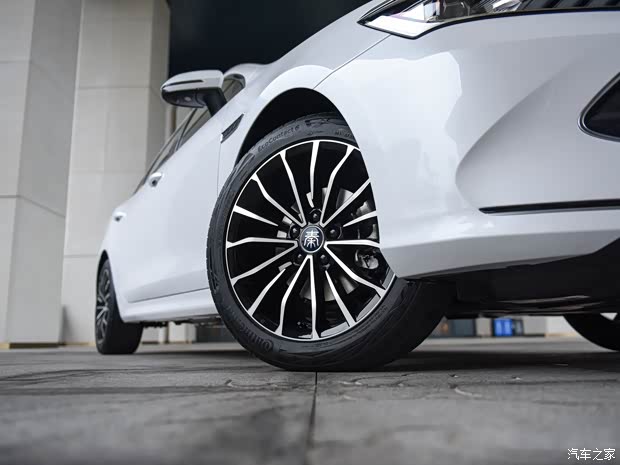 比亚迪 秦PLUS 2021款 DM 基本型