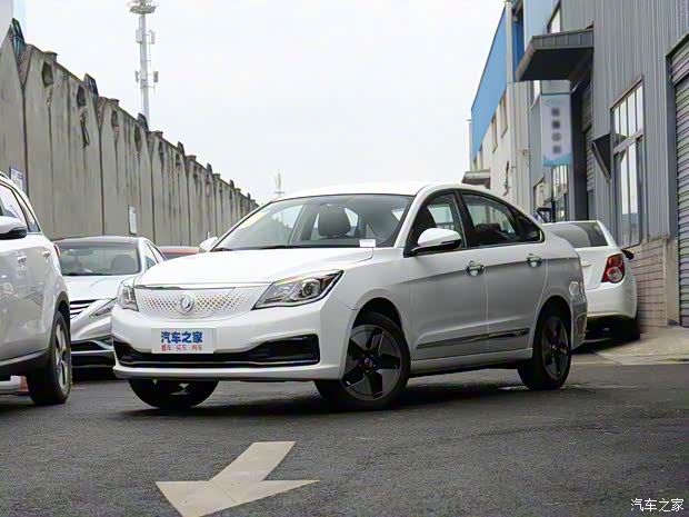 东风乘用车 东风风神E70 2021款 500 超悦版 东风乘用车 东风风神E70 2021款 500 超悦版