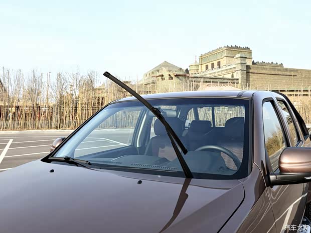 江铃集团轻汽 骐铃T7 2016款 2.8T四驱尊贵版加长轴距JE493ZLQ4CB