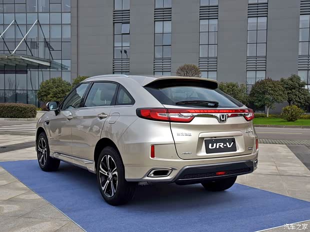 東風(fēng)本田 本田UR-V 2017款 370TURBO 四驅(qū)尊耀版 東風(fēng)本田 本田UR-V 2017款 370TURBO 四驅(qū)尊耀版