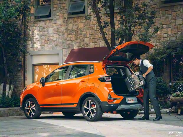 长安汽车 长安CS15 2021款 1.5L 自动悦享型 长安汽车 长安CS15 2021款 1.5L 自动悦享型