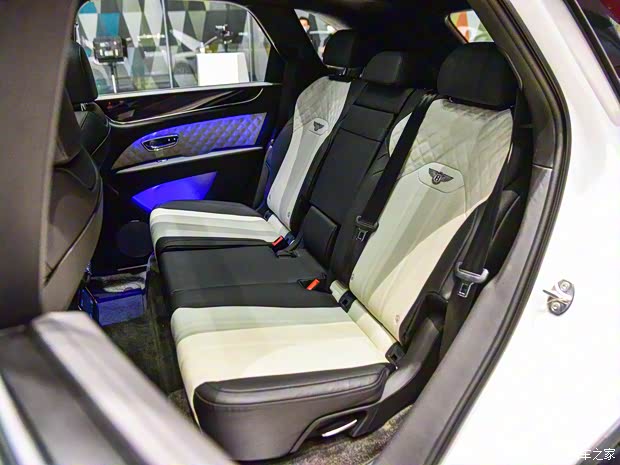 賓利 添越PHEV 2021款 3.0T PHEV