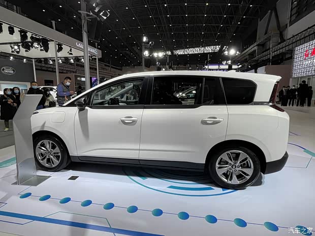 一汽奔腾 奔腾E05 2021款 基本型