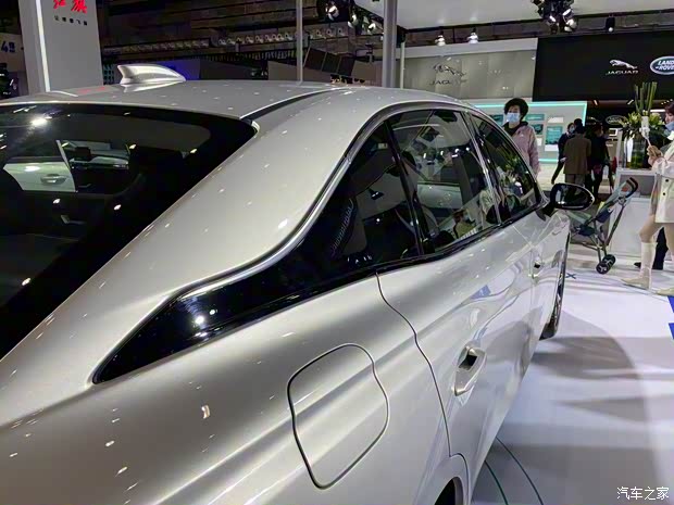 一汽红旗 红旗E-QM5 2021款 基本型