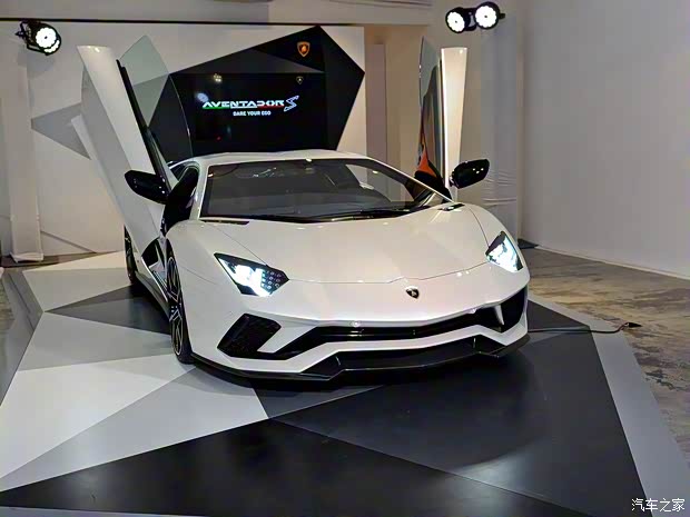 蘭博基尼 Aventador 2017款 AVENTADOR S