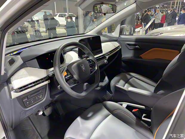 一汽奔腾 奔腾E05 2021款 基本型