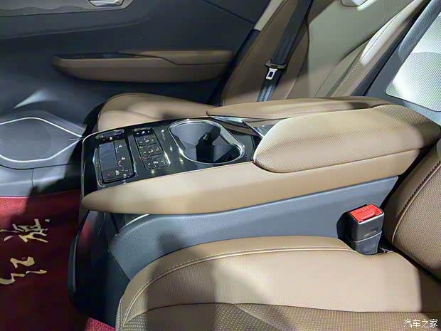 一汽红旗 红旗E-QM5 2021款 基本型