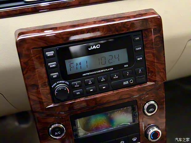 江淮汽車 瑞鈴 2015款 2.5T V5 限量版 兩驅(qū)大雙排4B2-95C43