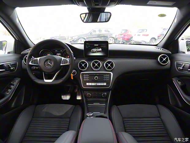 奔馳(進(jìn)口) 奔馳A級 2017款 改款 A 200 運(yùn)動型