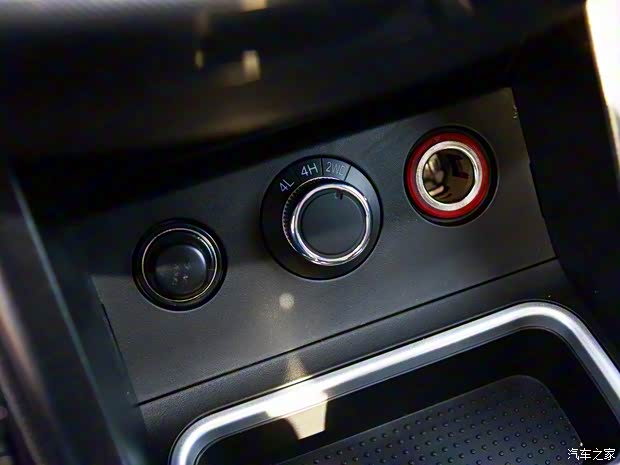 江铃集团轻汽 骐铃T7 2016款 2.8T四驱尊贵版加长轴距JE493ZLQ4CB