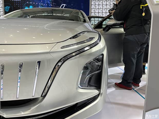 一汽红旗 红旗E-QM5 2021款 基本型