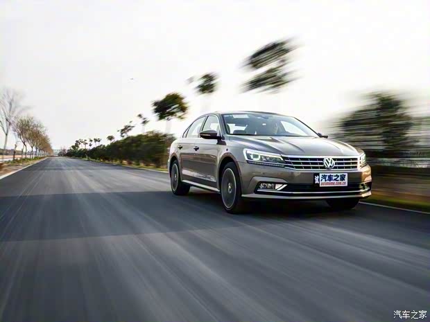 上汽大众 帕萨特 2016款 330TSI DSG御尊版 上汽大众 帕萨特 2016款 330TSI DSG御尊版