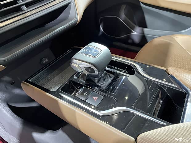 一汽红旗 红旗E-QM5 2021款 基本型