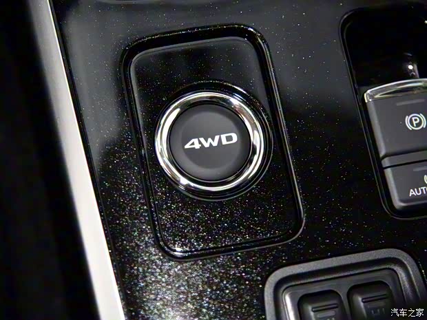 广汽三菱 欧蓝德 2017款 2.4L 四驱精英版 5座