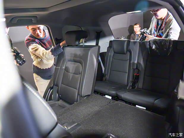 奇瑞汽车 瑞虎8 2018款 1.5T 自动旗舰型