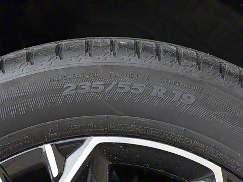 2024款 240TURBO 四驱尊耀版 5座 2024款 240TURBO 四驱尊耀版 5座