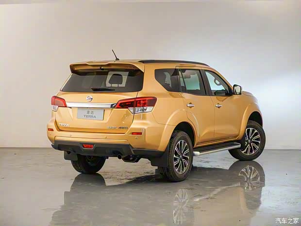 郑州日产 途达 2018款 2.5L 自动四驱旗舰版