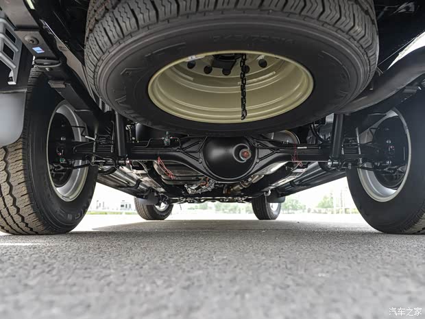 江西五十铃 铃拓 2018款 2.5T四驱豪华款JE4D25Q5A