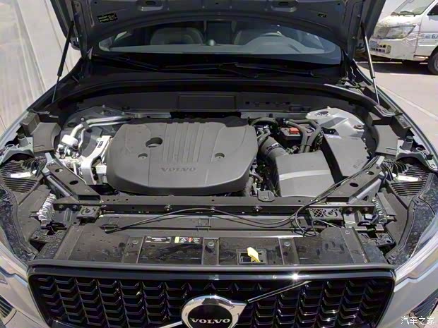 沃尔沃亚太 沃尔沃XC60 2022款 B5 四驱智远运动版