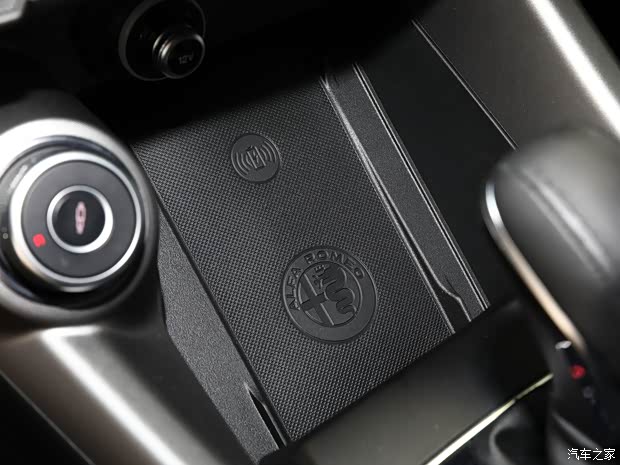 阿尔法·罗密欧 Tonale托纳利 2023款 基本型 阿尔法·罗密欧 Tonale托纳利 2023款 基本型