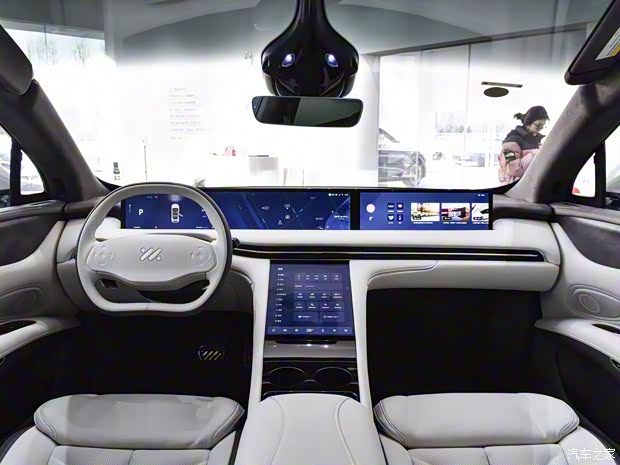 智己汽車 智己LS7 2023款 100kWh Lux四驅(qū)版