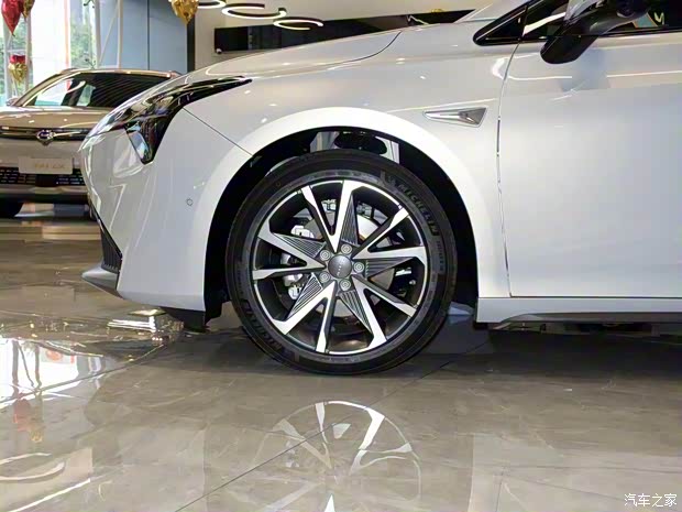 广汽埃安 AION S 2021款 Plus 基本型