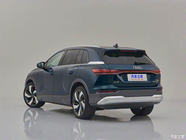 上汽奥迪 奥迪Q5 e-tron 2022款 50 e-tron quattro 荣耀型 锦衣套装