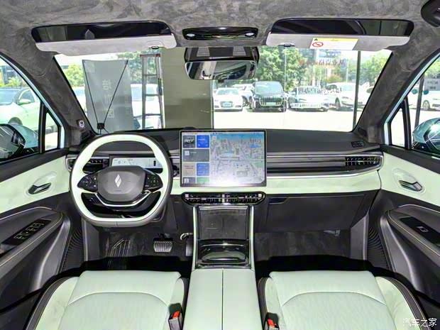 睿蓝汽车 睿蓝7 2023款 605km 猎光 睿蓝汽车 睿蓝7 2023款 605km 猎光