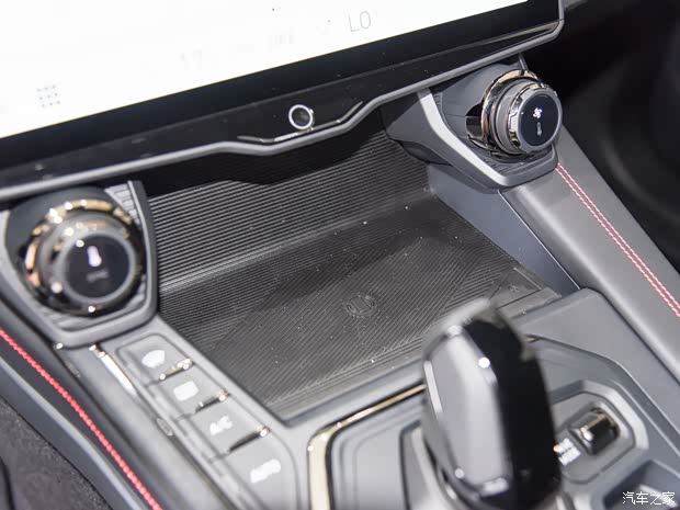 领克 领克05 2020款 2.0TD 四驱劲Halo