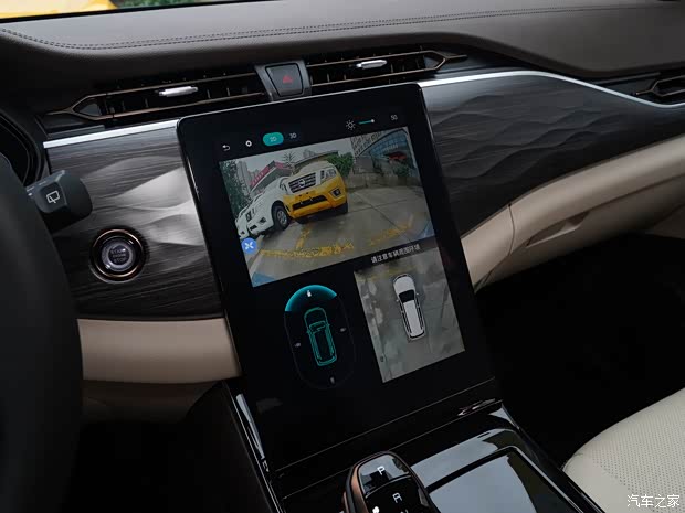 郑州日产 帕拉丁 2023款 2.0T 四驱智享版 郑州日产 帕拉丁 2023款 2.0T 四驱智享版