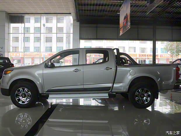 一汽红塔 蓝舰T340 2018款 2.5T四驱豪华长轴JE4D25E 一汽红塔 蓝舰T340 2018款 2.5T四驱豪华长轴JE4D25E